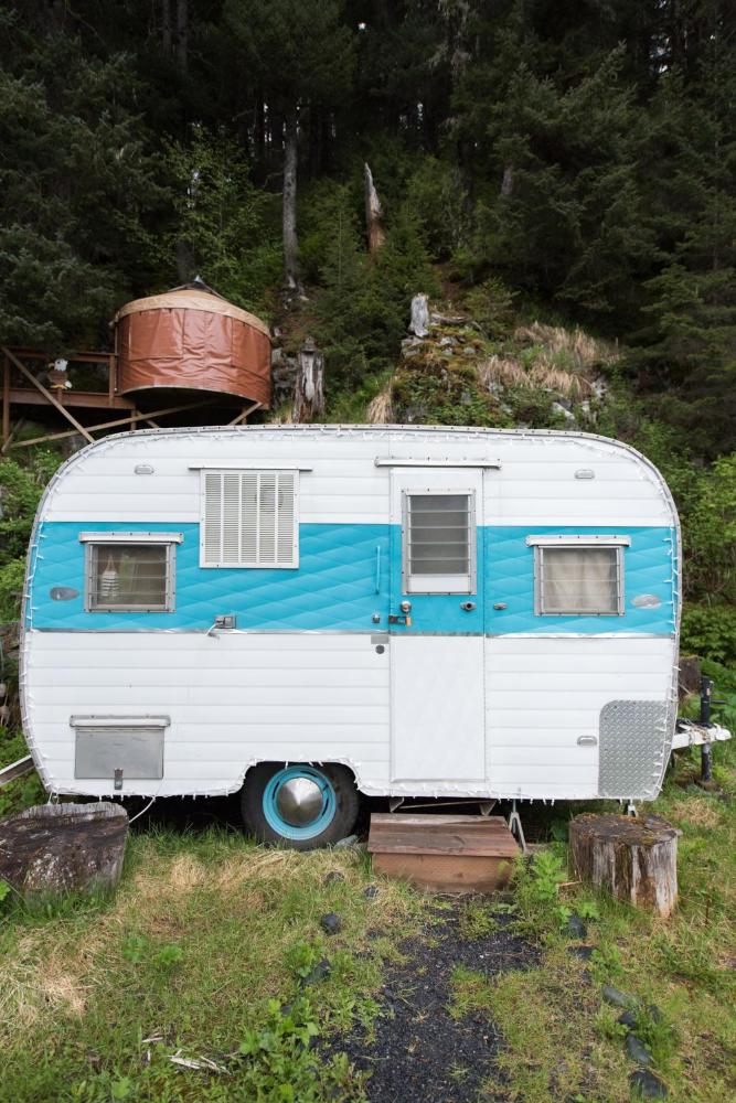 Caravan (2 Adults) with Shared Bathroom interior